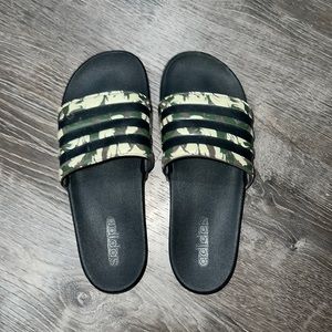 Adidas Slides Sz. 9 Camo